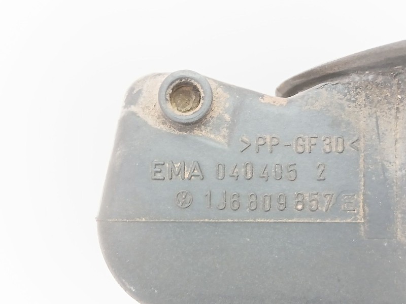 Recambio de tapa exterior combustible para volkswagen golf iv (1j1) 1.4 16v referencia OEM IAM 1J6809857E  