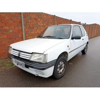 PEUGEOT 205