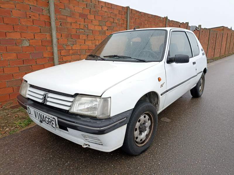 peugeot 205 del año 1992