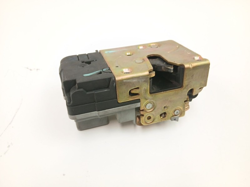 Recambio de cerradura puerta delantera derecha para peugeot 206 hatchback (2a/c) 1.4 i referencia OEM IAM 9136E3  