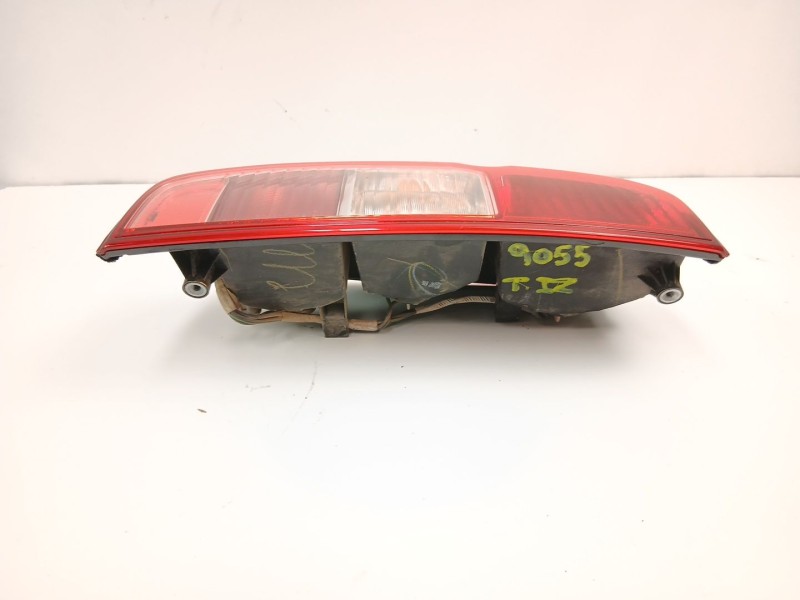 Recambio de piloto trasero izquierdo para nissan navara np300 (d40) 2.5 dci 4wd referencia OEM IAM 26555EB383  