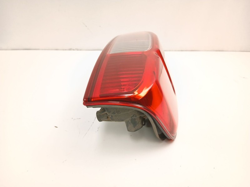 Recambio de piloto trasero izquierdo para nissan navara np300 (d40) 2.5 dci 4wd referencia OEM IAM 26555EB383  