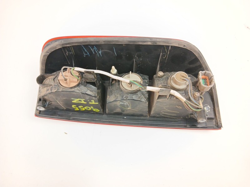 Recambio de piloto trasero izquierdo para nissan navara np300 (d40) 2.5 dci 4wd referencia OEM IAM 26555EB383  