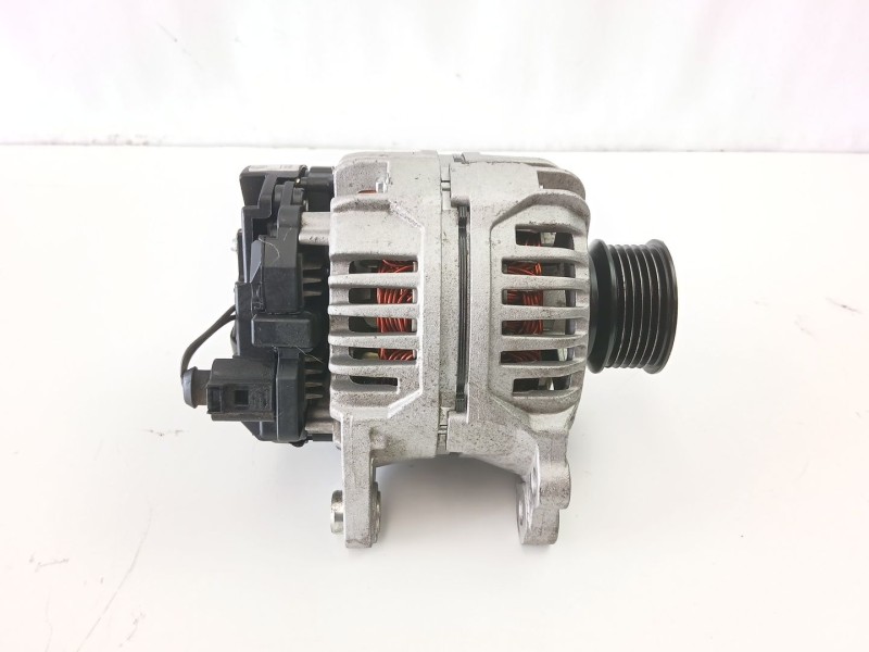 Recambio de alternador para volkswagen golf iv (1j1) 1.6 16v referencia OEM IAM 038903018LX 8EL011710311 