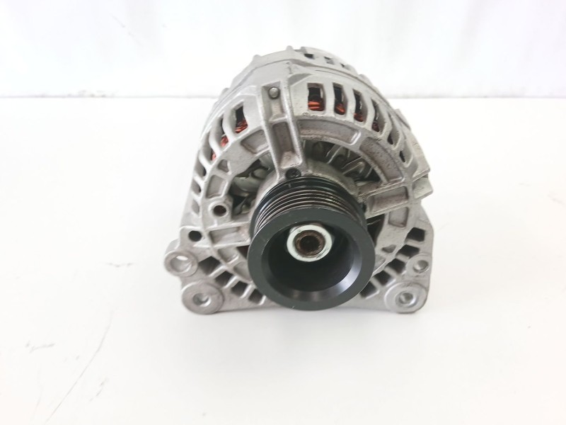Recambio de alternador para volkswagen golf iv (1j1) 1.6 16v referencia OEM IAM 038903018LX 8EL011710311 