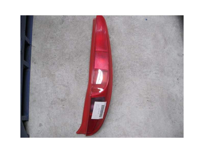 Recambio de piloto trasero derecho para fiat punto 1.2 g referencia OEM IAM   