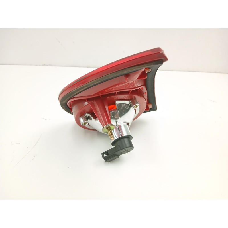 Recambio de piloto porton izquierdo para volkswagen golf v (1k1) 2.0 tdi 16v referencia OEM IAM 1K6945093E  
