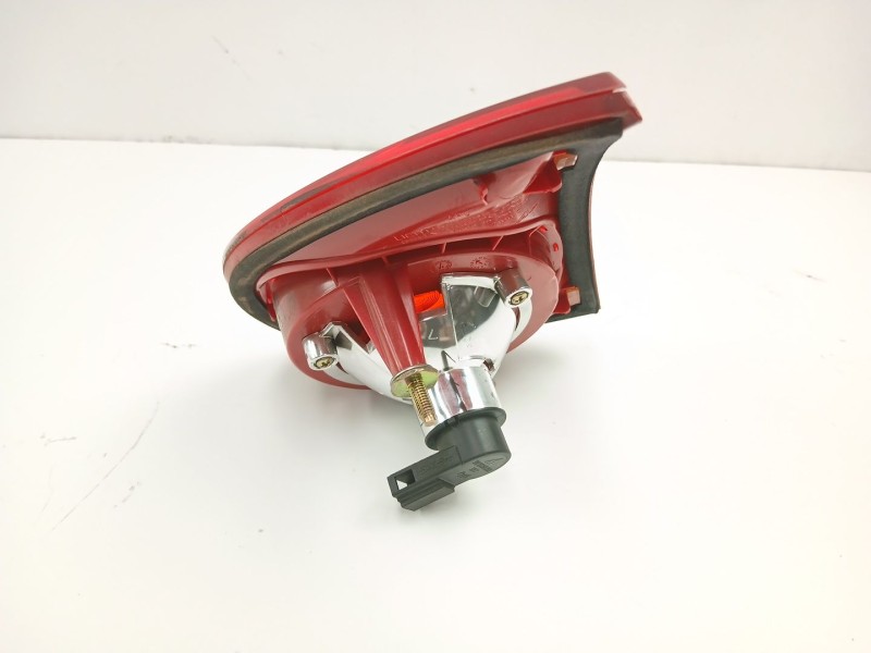 Recambio de piloto porton izquierdo para volkswagen golf v (1k1) 2.0 tdi 16v referencia OEM IAM 1K6945093E  