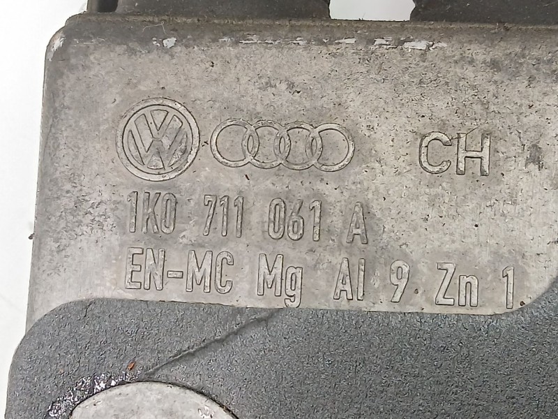 Recambio de palanca cambio manual para volkswagen golf v (1k1) 2.0 tdi 16v referencia OEM IAM 1K0711061A  