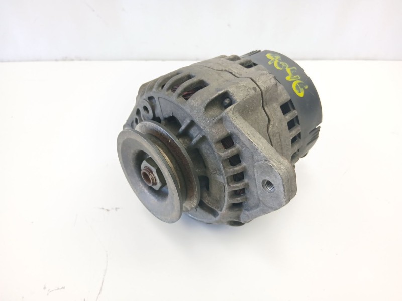 Recambio de alternador para nissan terrano ii (r20) 2.7 tdi 4wd referencia OEM IAM 231007F001 0123310051 