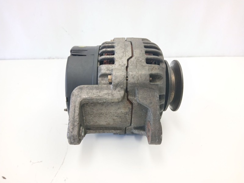 Recambio de alternador para nissan terrano ii (r20) 2.7 tdi 4wd referencia OEM IAM 231007F001 0123310051 