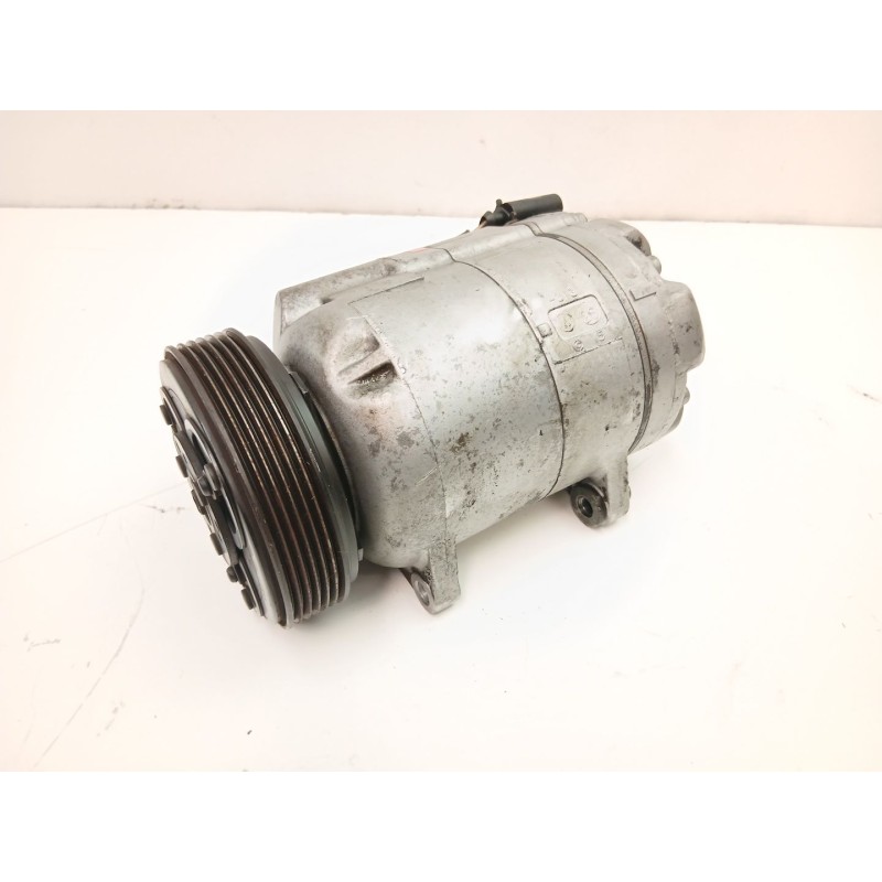 Recambio de compresor aire acondicionado para volkswagen golf iv (1j1) 1.6 16v referencia OEM IAM 1J0820803G 5060310990 