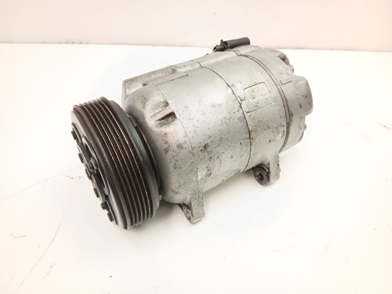 Recambio de compresor aire acondicionado para volkswagen golf iv (1j1) 1.6 16v referencia OEM IAM 1J0820803G 5060310990 