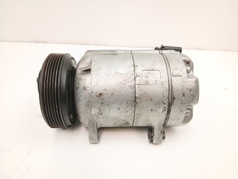 Recambio de compresor aire acondicionado para volkswagen golf iv (1j1) 1.6 16v referencia OEM IAM 1J0820803G 5060310990 