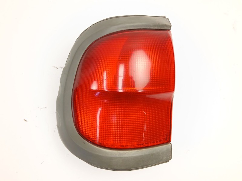 Recambio de piloto trasero izquierdo para nissan terrano ii (r20) 2.7 tdi 4wd referencia OEM IAM 268550X000  