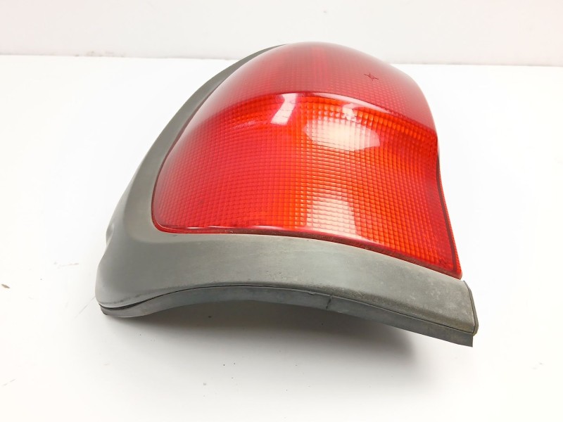 Recambio de piloto trasero izquierdo para nissan terrano ii (r20) 2.7 tdi 4wd referencia OEM IAM 268550X000  