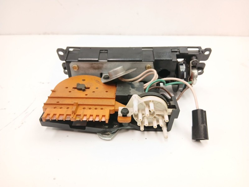 Recambio de mandos calefaccion aire para volvo 760 (704, 764) 2.8 referencia OEM IAM 16050149  