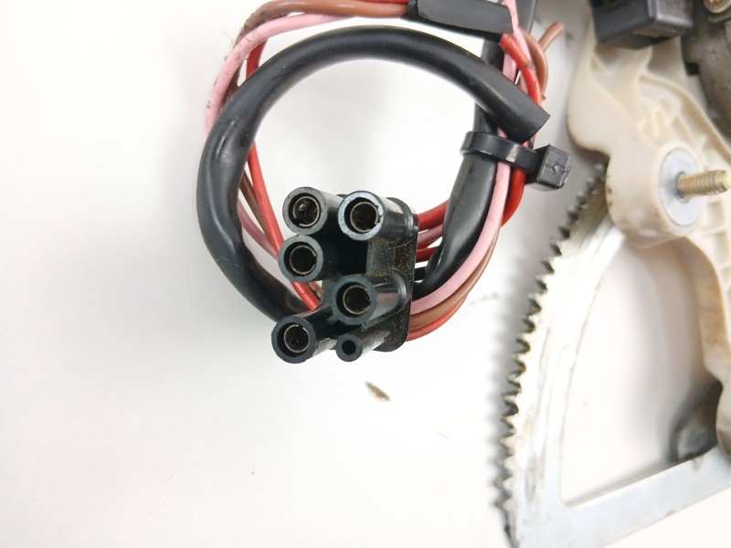 Recambio de elevalunas trasero izquierdo para volvo 760 (704, 764) 2.8 referencia OEM IAM 1334435  