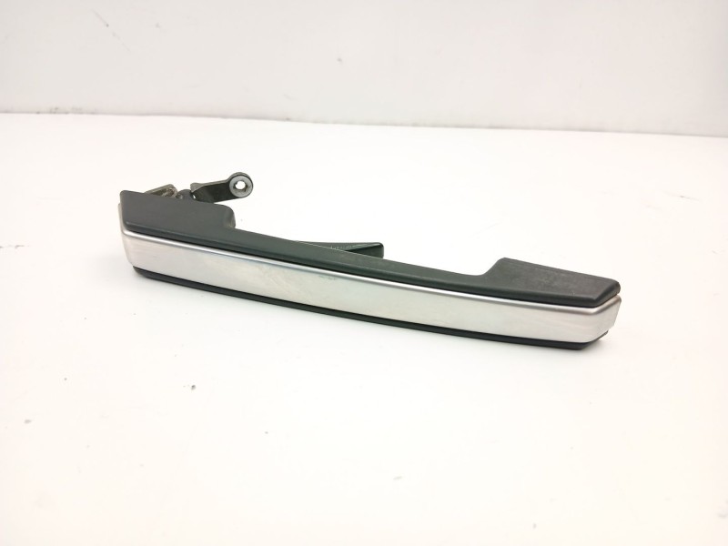Recambio de manilla delantera izquierda para volvo 760 (704, 764) 2.8 referencia OEM IAM 6846644  