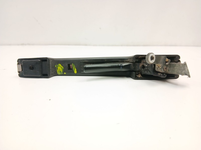 Recambio de manilla delantera izquierda para volvo 760 (704, 764) 2.8 referencia OEM IAM 6846644  