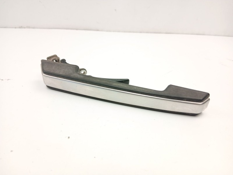 Recambio de manilla delantera derecha para volvo 760 (704, 764) 2.8 referencia OEM IAM 6846645  