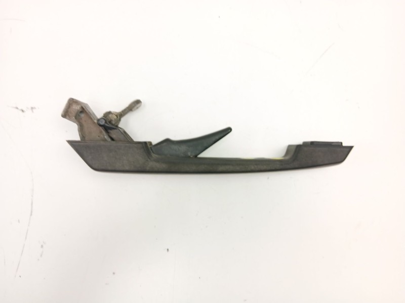 Recambio de manilla delantera derecha para volvo 760 (704, 764) 2.8 referencia OEM IAM 6846645  