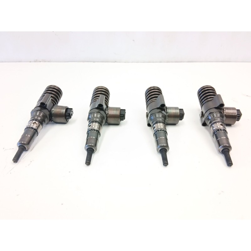 Recambio de inyectores juego para volkswagen golf v (1k1) 2.0 tdi 16v referencia OEM IAM 03G130073G 0414720404 