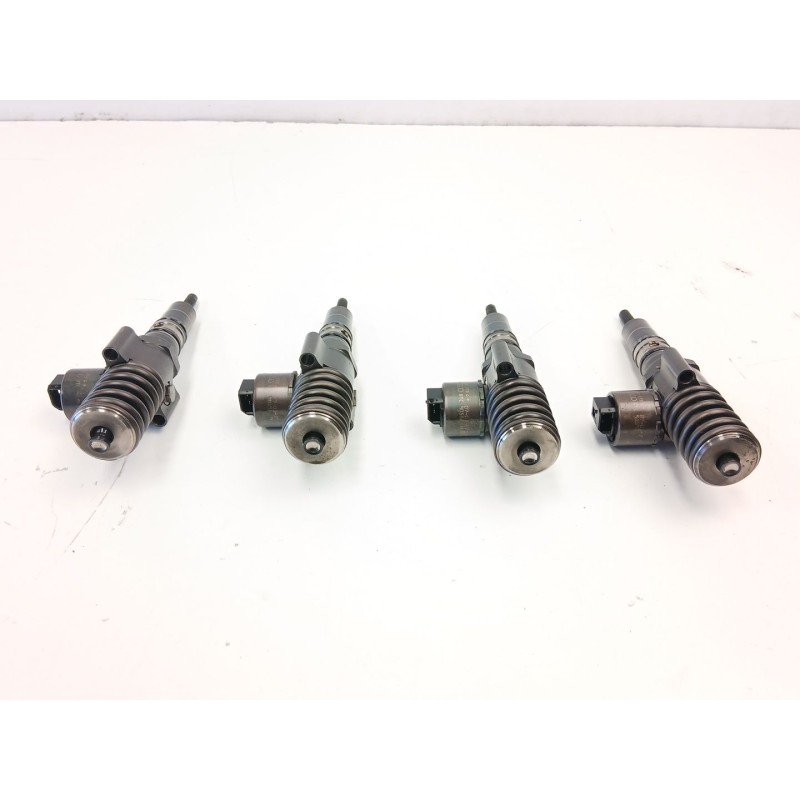 Recambio de inyectores juego para volkswagen golf v (1k1) 2.0 tdi 16v referencia OEM IAM 03G130073G 0414720404 
