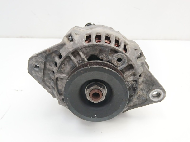 Recambio de alternador para nissan terrano ii (r20) 2.7 tdi 4wd referencia OEM IAM 231007F001 0986040850 
