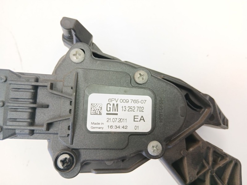 Recambio de potenciometro aceleracion para opel astra j (p10) 1.7 cdti (68) referencia OEM IAM 13252702 6PV00976507 