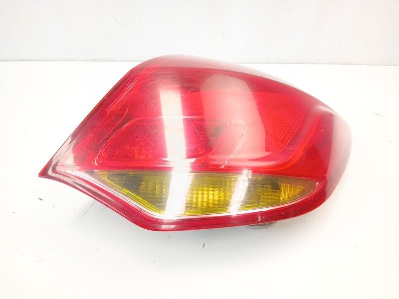 Recambio de piloto trasero derecho para opel astra j (p10) 1.7 cdti (68) referencia OEM IAM 13306454  