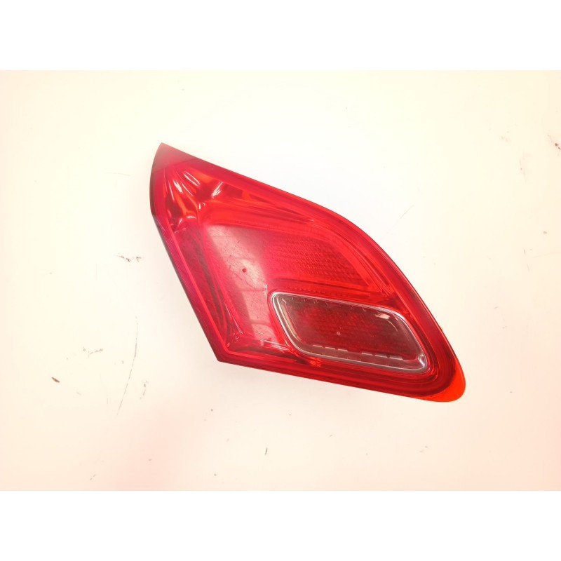Recambio de piloto porton izquierdo para opel astra j (p10) 1.7 cdti (68) referencia OEM IAM 13306455  