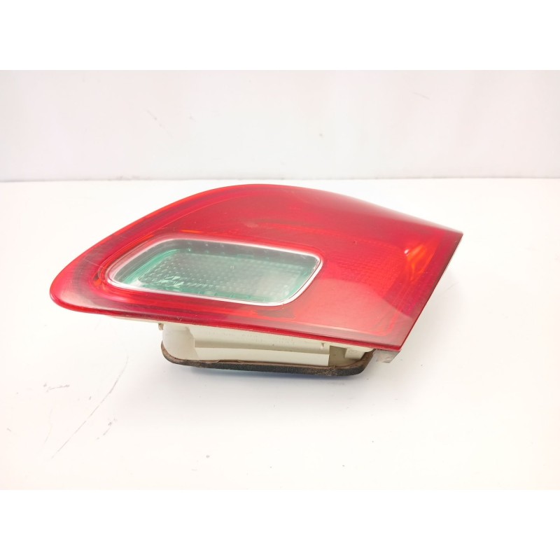 Recambio de piloto porton derecho para opel astra j (p10) 1.7 cdti (68) referencia OEM IAM 13306456  