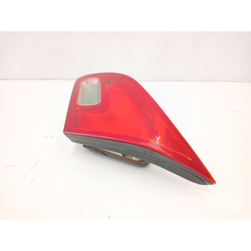 Recambio de piloto porton derecho para opel astra j (p10) 1.7 cdti (68) referencia OEM IAM 13306456  