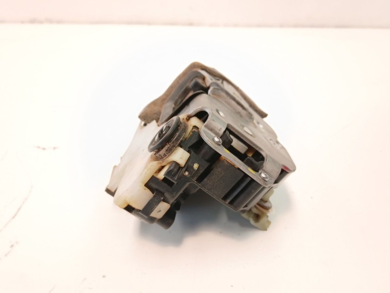 Recambio de cerradura puerta trasera derecha para opel astra j (p10) 1.7 cdti (68) referencia OEM IAM 3023880  