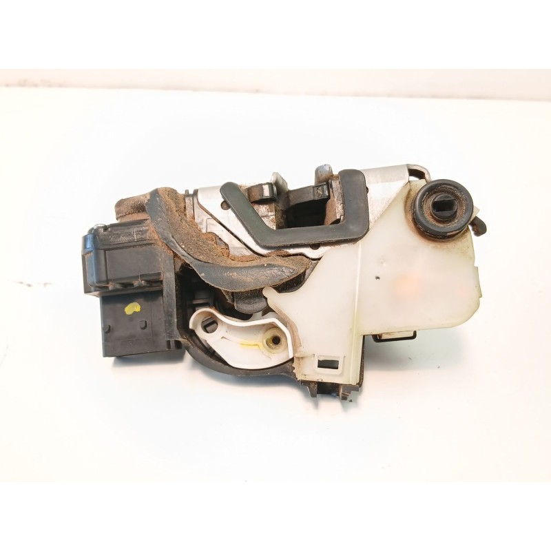 Recambio de cerradura puerta trasera derecha para opel astra j (p10) 1.7 cdti (68) referencia OEM IAM 3023880  
