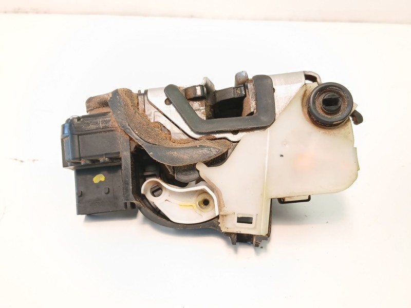 Recambio de cerradura puerta trasera derecha para opel astra j (p10) 1.7 cdti (68) referencia OEM IAM 3023880  