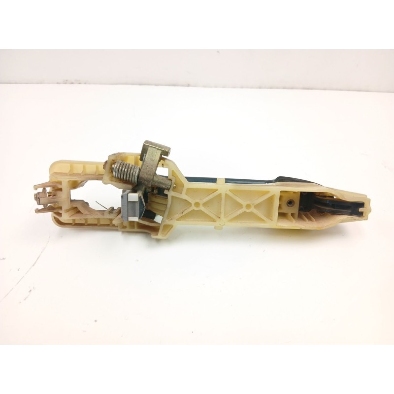 Recambio de manilla delantera izquierda para hyundai santa fé ii (cm) 2.2 crdi 4x4 referencia OEM IAM 826552B000  