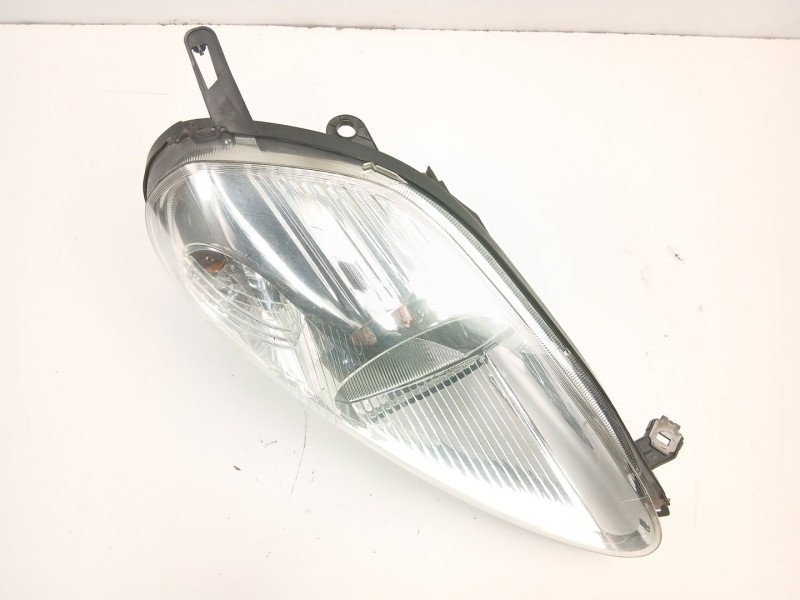 Recambio de faro derecho para fiat grande punto van (199_) 1.3 jtd multijet (199cxd1b) referencia OEM IAM 51701594  