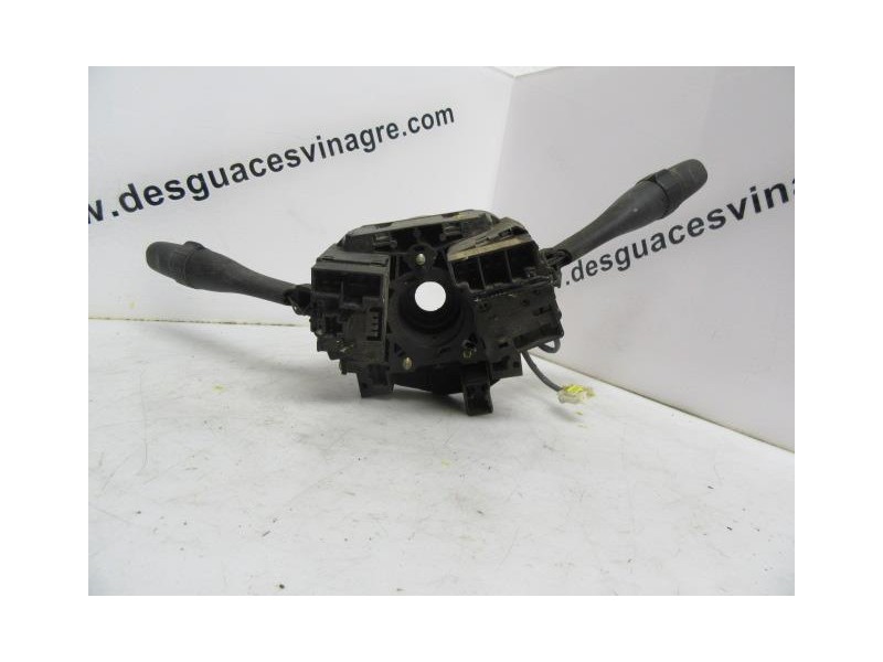 Recambio de mando luces y limpias : nissan almera : 2.0 td [1998] para nissan almera 2.0 td referencia OEM IAM   