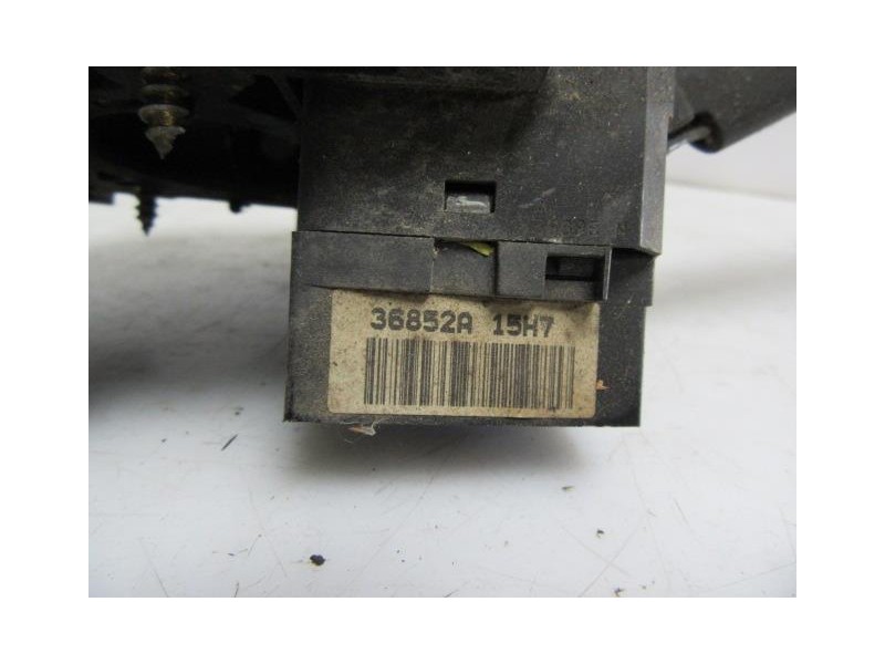 Recambio de mando luces y limpias : nissan almera : 2.0 td [1998] para nissan almera 2.0 td referencia OEM IAM   