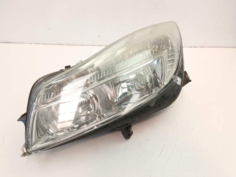 Recambio de faro izquierdo para opel insignia a (g09) 2.0 cdti (68) referencia OEM IAM 13226782  