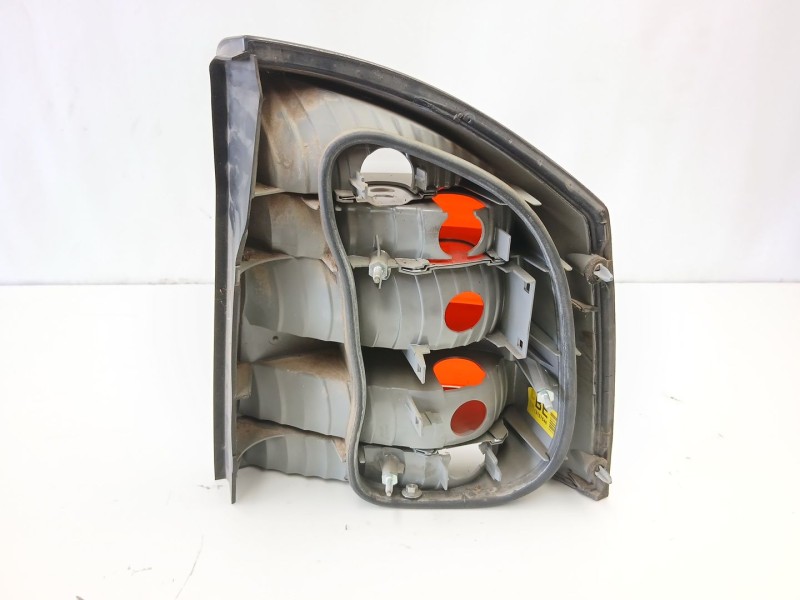Recambio de piloto trasero izquierdo para opel vectra c gts (z02) 1.8 16v (f68) referencia OEM IAM 13157646  