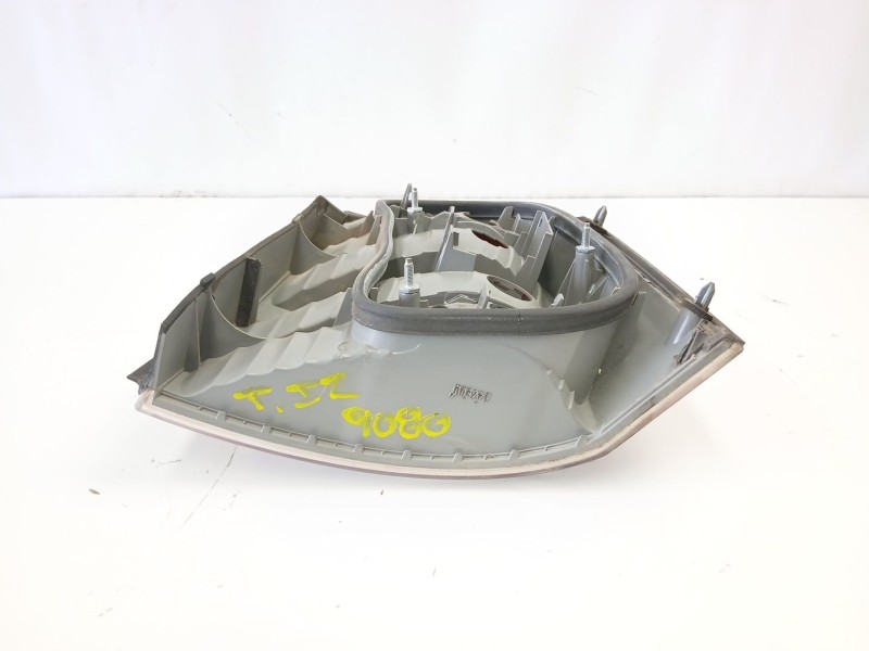Recambio de piloto trasero izquierdo para opel vectra c gts (z02) 1.8 16v (f68) referencia OEM IAM 13157646  