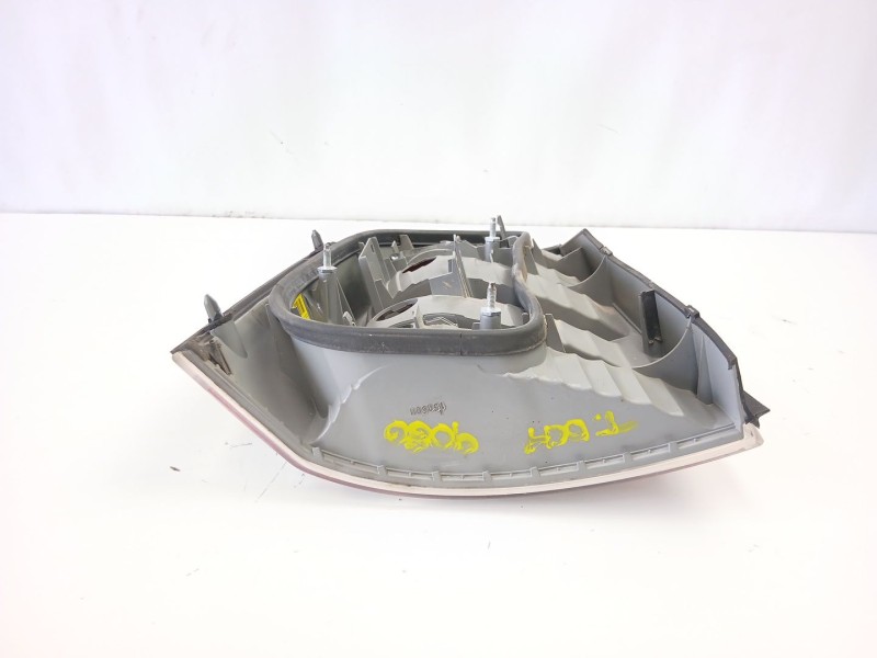 Recambio de piloto trasero derecho para opel vectra c gts (z02) 1.8 16v (f68) referencia OEM IAM 13157647  