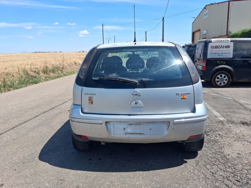 opel corsa c (x01) del año 2005