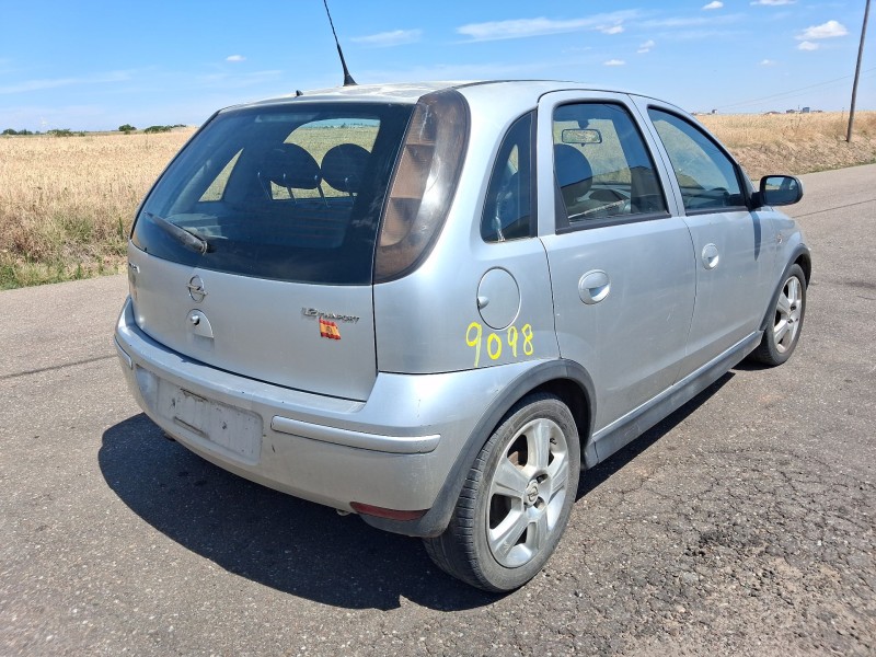 opel corsa c (x01) del año 2005