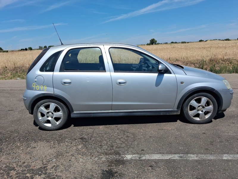 opel corsa c (x01) del año 2005