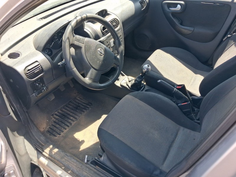 opel corsa c (x01) del año 2005