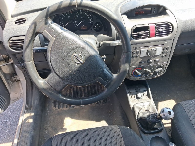 opel corsa c (x01) del año 2005